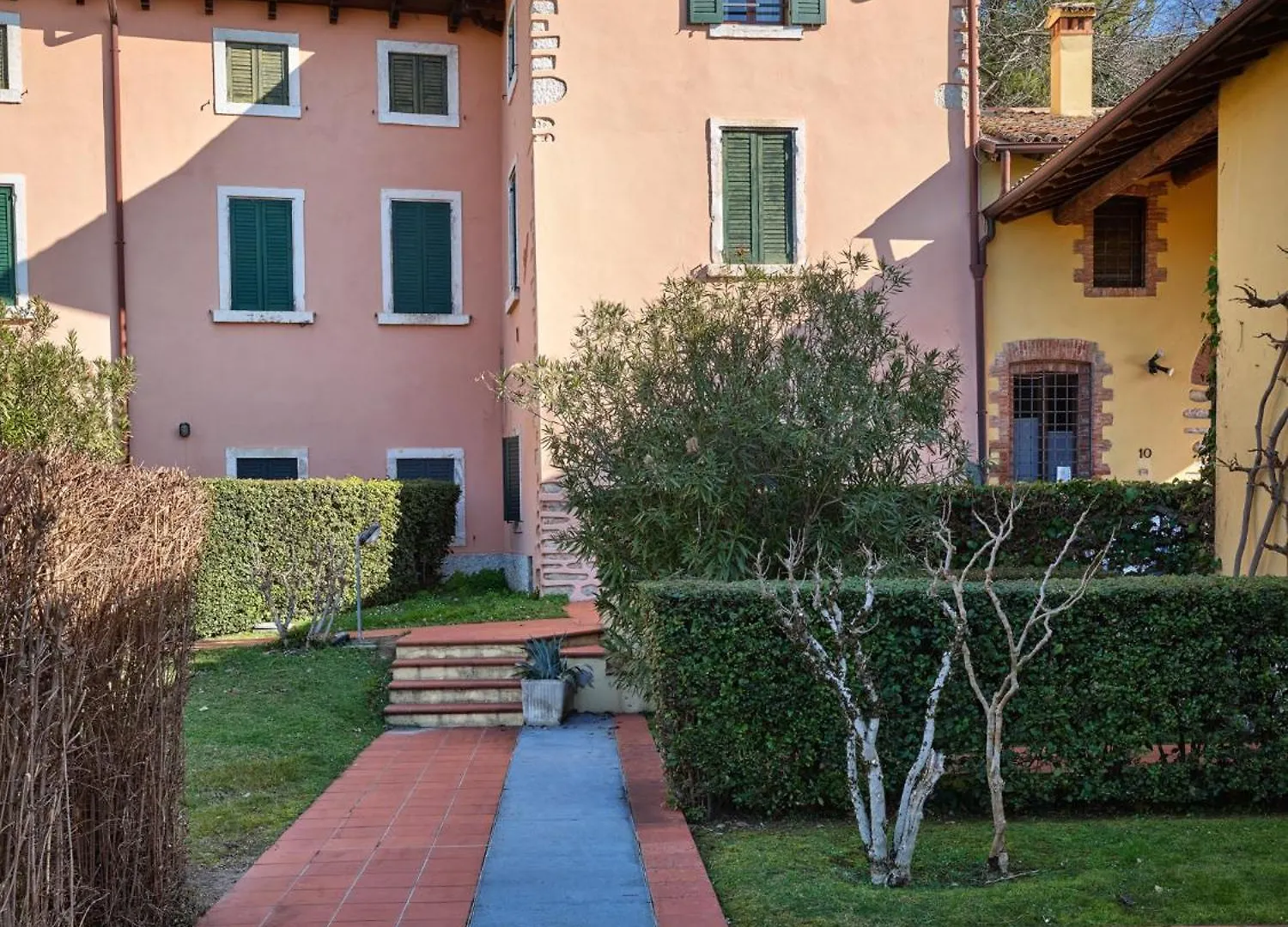 Antico Convento - Regarda Travel Apartment Bardolino