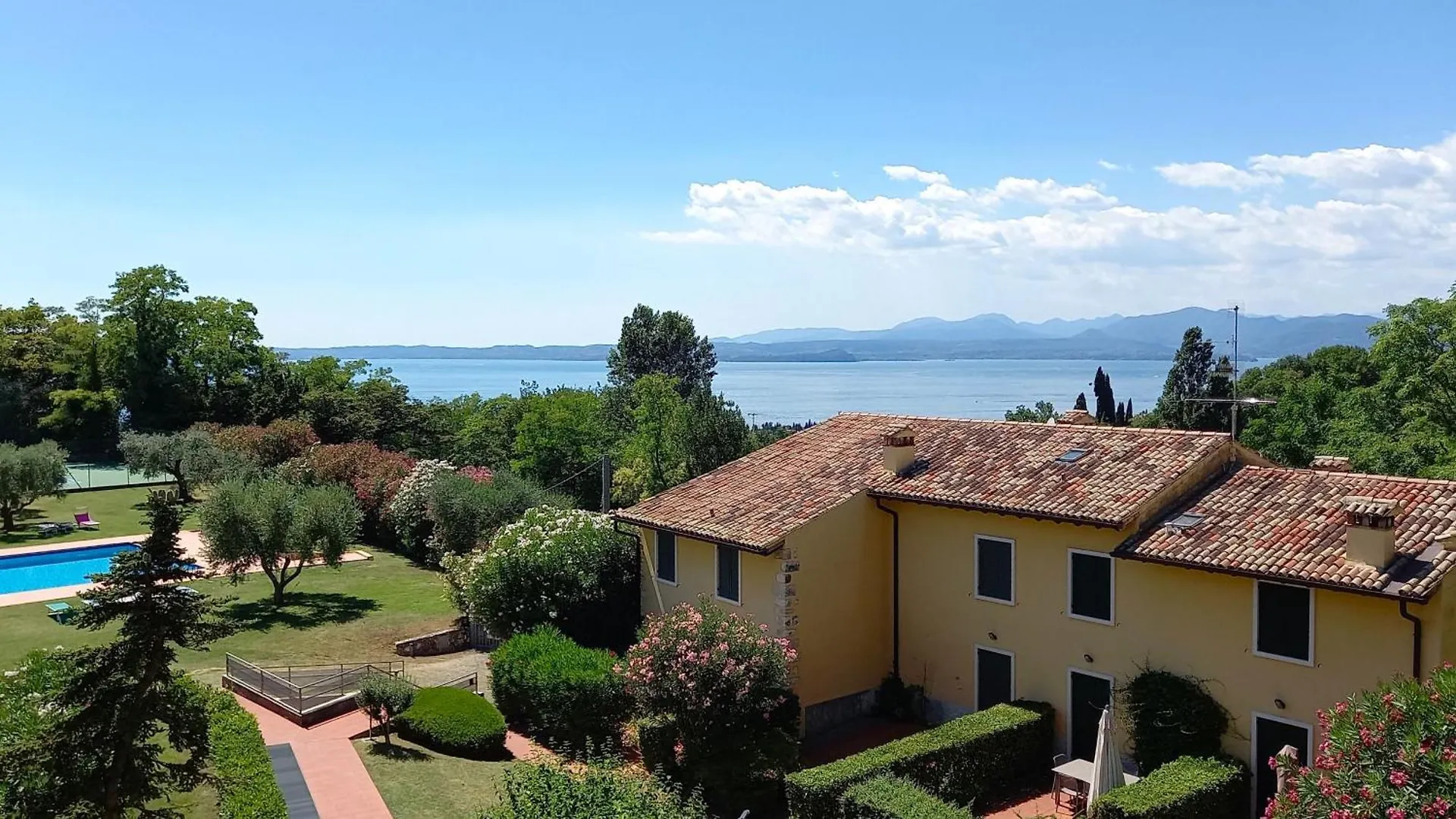 Antico Convento - Regarda Travel Apartment Bardolino